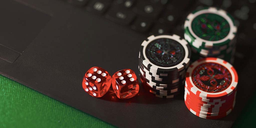 최고의 온라인 포커 게임은 어디에서 즐길 수 있을까요?